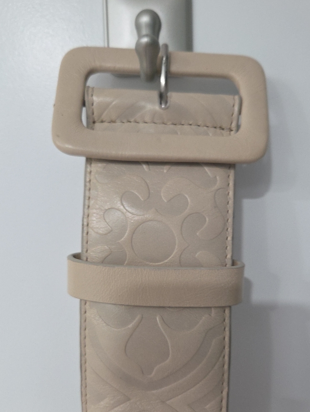 HOBO Neutral Beige Leather Belt with Square Silver Buckle Vintage